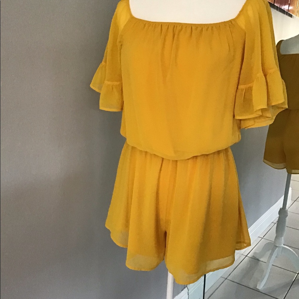 Jumpsuit New York & Company xs yelow new